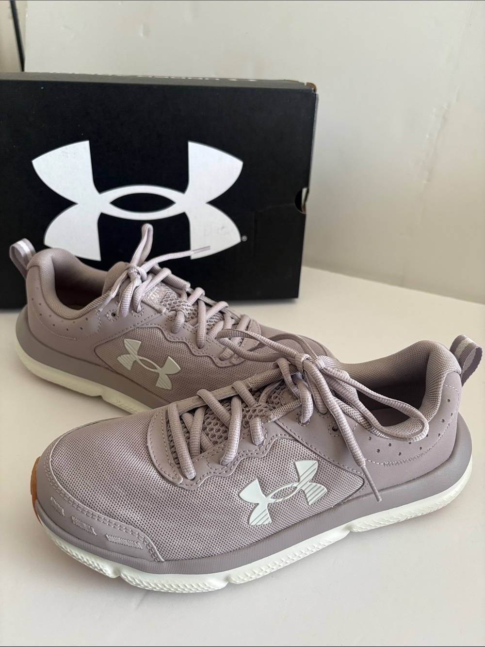 NIB Under Armour Women's Lilac color Athletic Training Sneakers White Logo 9.5